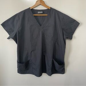 Uniform Advantage Women's Buttersoft V-Neck Scrub Top in Charcoal Gray, size 2X